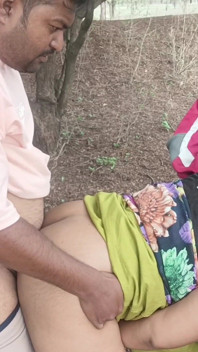 Kavita india scopa nella giungla con tatya in leccata di culo e sperma sporco in bocca