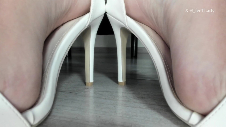 Feet lady: Tocar arcos en talones