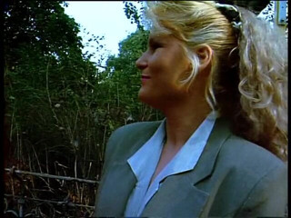 Lucky Cooch: Two sexy chicks at the outdoors interview