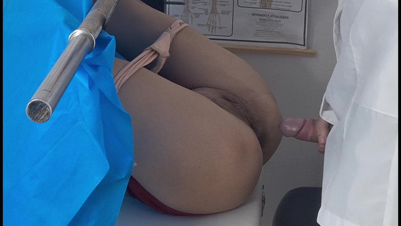 FannySquirting: Tajný Gynekolog Nevěděl, Že Je Natáčen!