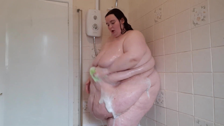 SSBBWLadyBrads: SSBBW gioca con la pancia in bagno e gioca in...