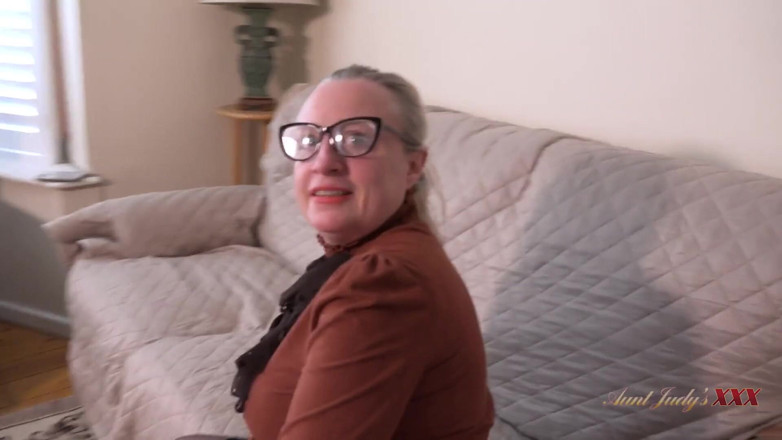 Aunt Judy's XXX: AuntJudysXXX - Matura ta matură profesoară Matură, doamna Andrea Ann, găsește...