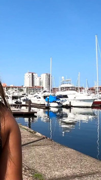 Insaziabile MILF bruna prende il cazzo in ogni posizione