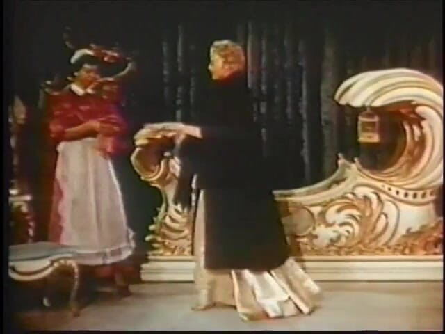 Old Good Porn: 观看一些热辣的复古女孩跳舞并脱掉衣服