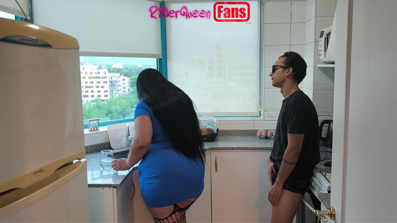 Riderqueen: Stiefmoeder in de keuken - video voor fans