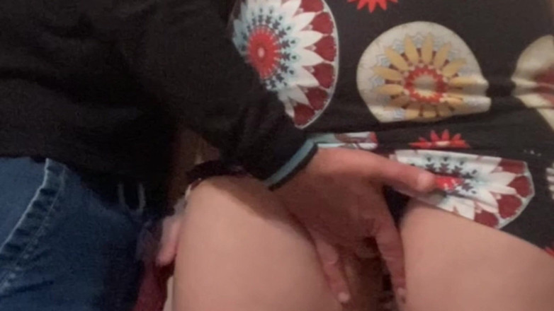 Niki studio: ああ、なんてことだ、見知らぬ人が地下鉄で私のマンコを強くこすりつけた