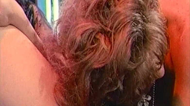 ORGASMX: Threesome retro panas dengan rasa sakit dan orgasme nyata