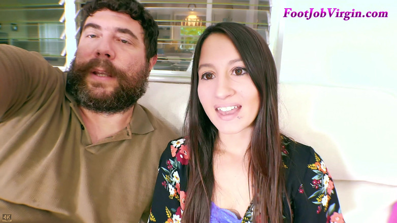 FootJobVirgin: Bagian 1 dari 4 sesi fetish kaki ukuran 3, si mungil kylie rose...