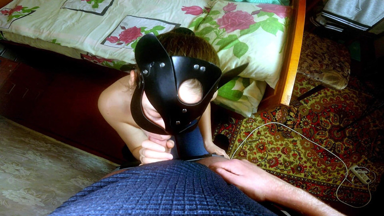 Love_Adventures: Stiefzus geeft stiefbroer een pijpbeurt! Vulde haar mond met sperma!