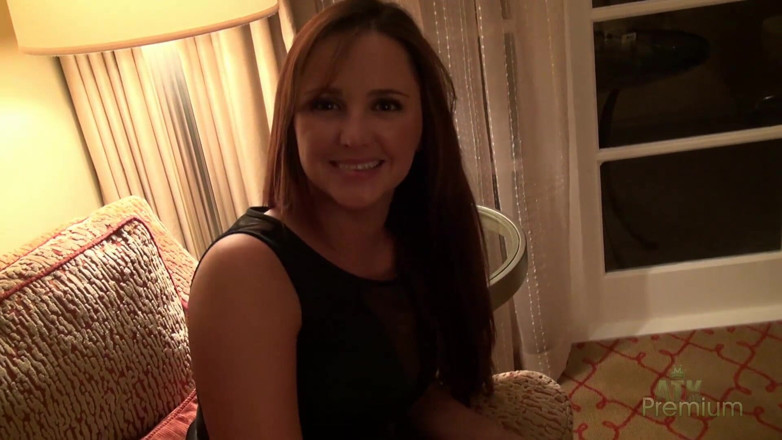 ATK Fans (Girlfriends): Encontro virtual com a tão sexy Hope Howell 1/3