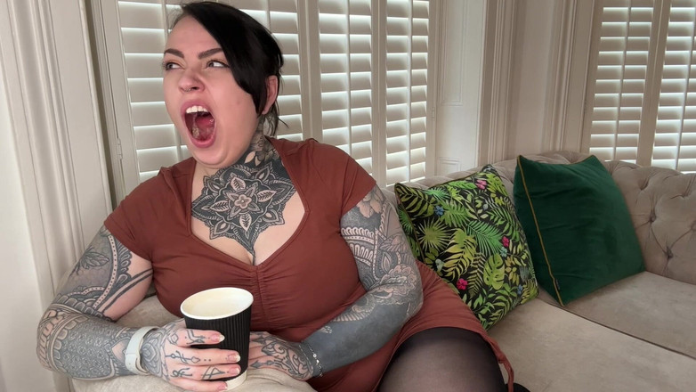 Miss Valentina: Leniwy poranek ziewanie