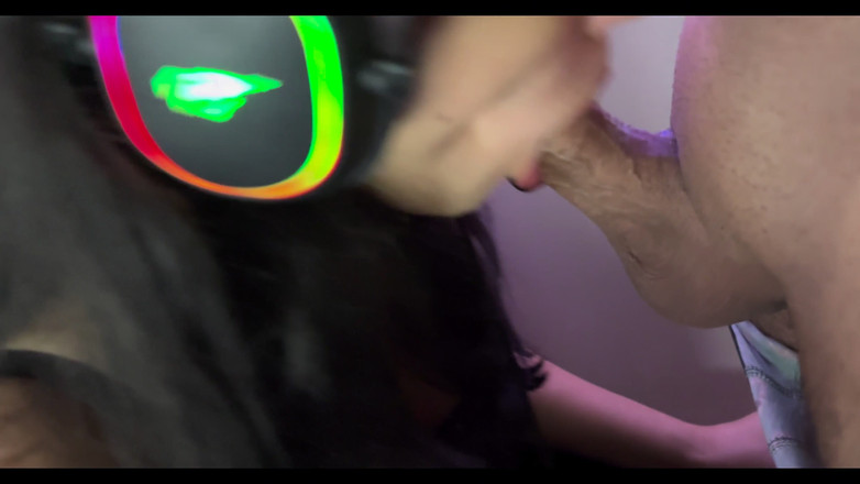 Ege & Duru: Cuando mi hermanastro me ayudó a pasar el departamento. Respondí...