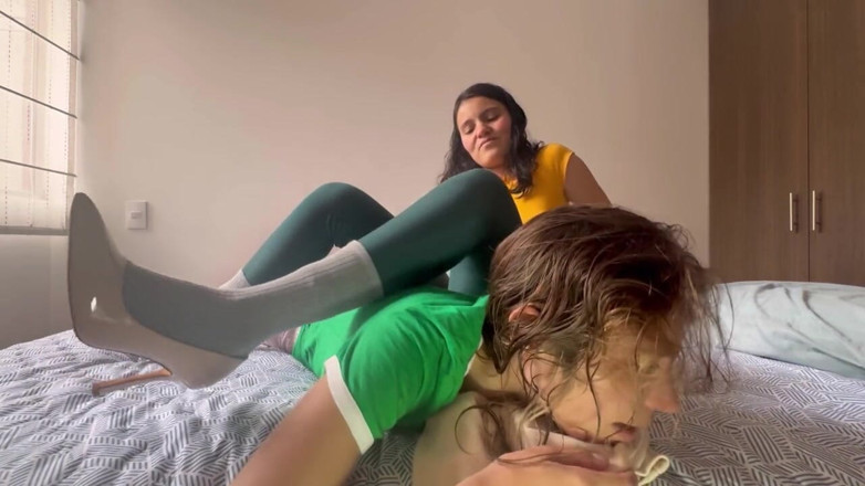 scarlettandc: Timp de joacă lesbian