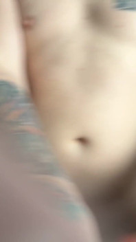 Une salope PAWG qui fait du dirty talk veut que papa lui éjacule dans la chatte