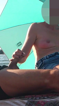 Flashing My Cock in Front of Everyone on the Beach and My Stepdaughter Helps Me Cumshot - Real Sex Risky