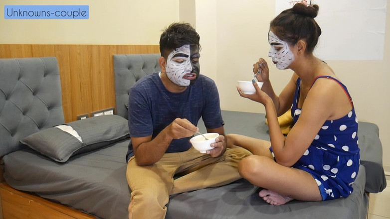 the last man: Le coinquilini sexy rashmika e surya condividono il letto