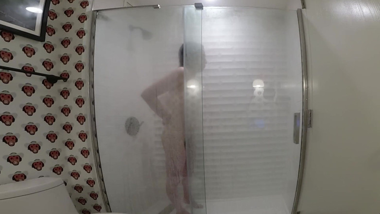 KittyKaash: Kitty Kaash in the shower