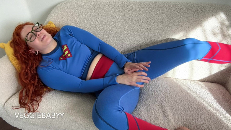 Veggiebabyy: Kryptonite, Sph och CBT gör liten kuk Futa Supergirl cum...