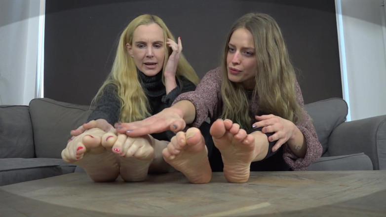 Restricting Ropes: Gorgeous female rub each other feet