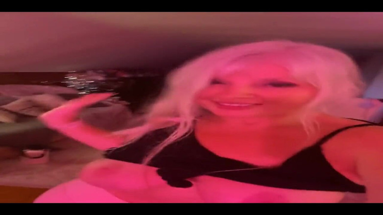 PaintedRose: 704088638501167105.mp4