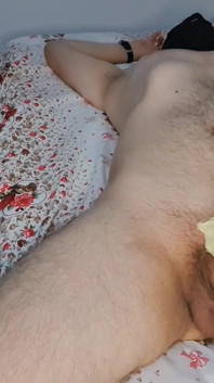 Femdom господиня badkittyb депітує член і яйця раба, дрочаючи його, депіляція, дрочка руками