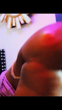 Gruby tyłek SSBBW stojący twerking naoliwiony tyłek