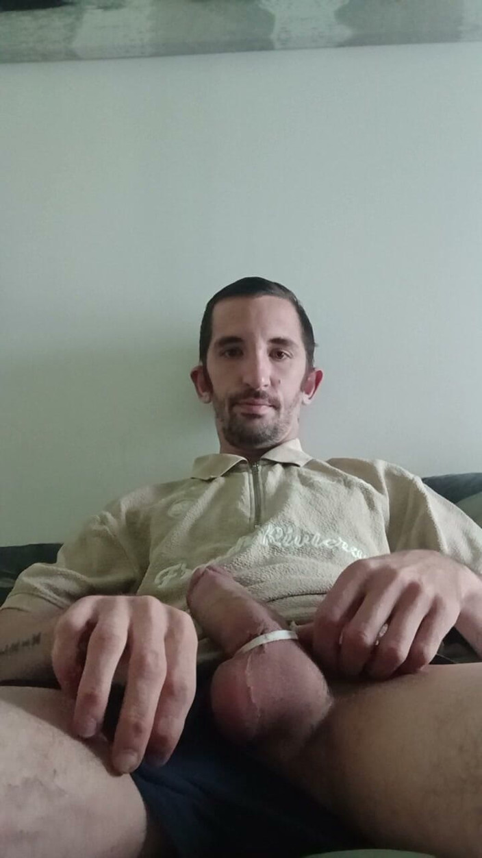 Alexis bondoux: Huge of a Young Guy with His Big Cumshot