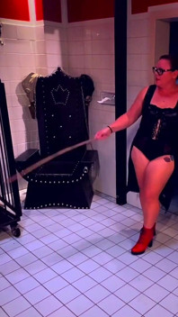 Dominatrix sahibe April - azgın kadın kılıklı sürtük fabvers