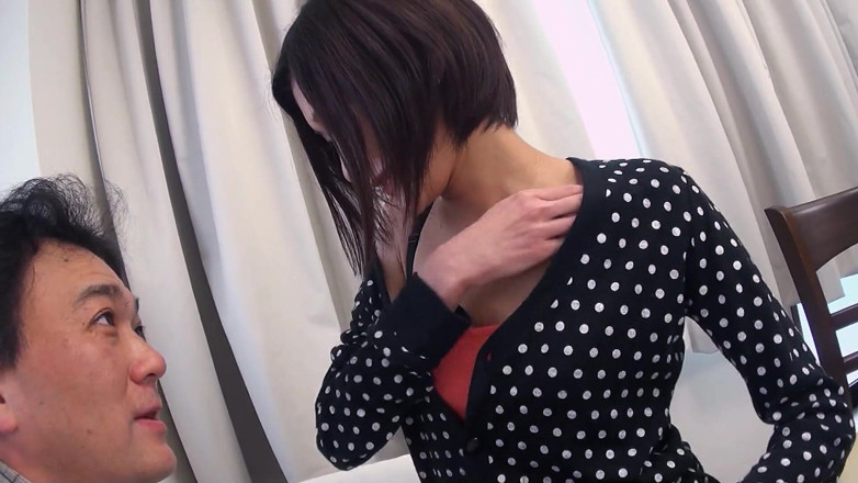 Asian porn collection: Zierliche japanische stieftochter verführt zu unzensiertem alt-jung creampie-fick
