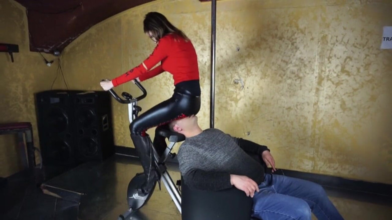 Lady Mesmeratrix Official: Practicing Femdom Chick Punishing Slave