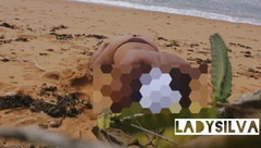 Ladysilvas: Ladysilva在海滩上穿着内裤，屁股真热辣