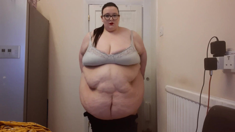 SSBBWLadyBrads: Cewek semok kulit putih dengan celana dalam thong super semok...