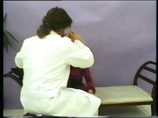 Lucky Cooch: Signora bionda in calze sexy viene scopata e sborrata