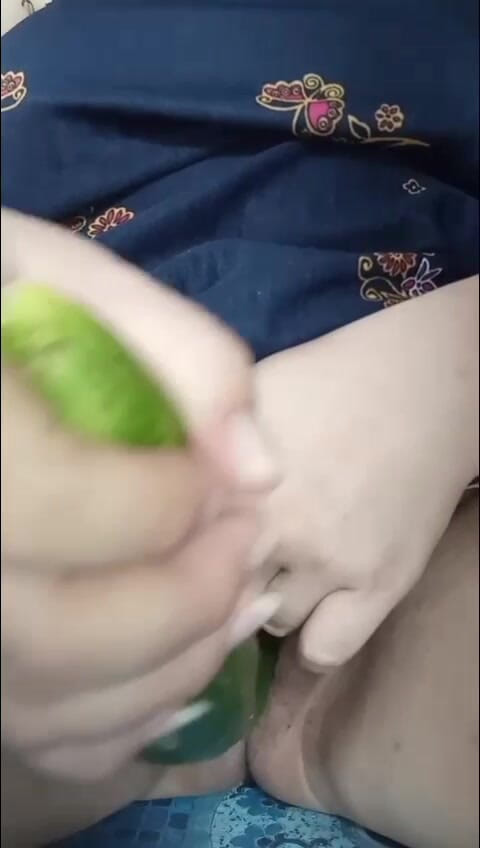 YummehBabes1: Jugando con mi coño