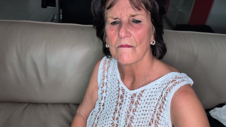 Matureandco: Fransa'nın Büyükannesi Kocaman Siyah Bir Penis Tarafından Sikilir