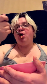 Gordinha fã pede comer puta