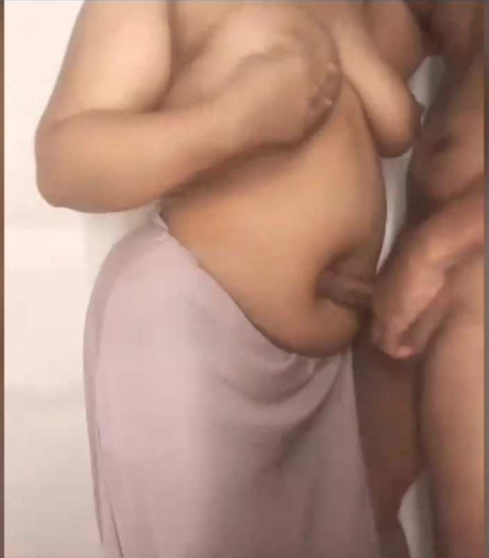 Jesmin18: Bangladeshi Sexy Bhabi Fucked with Boyfriend