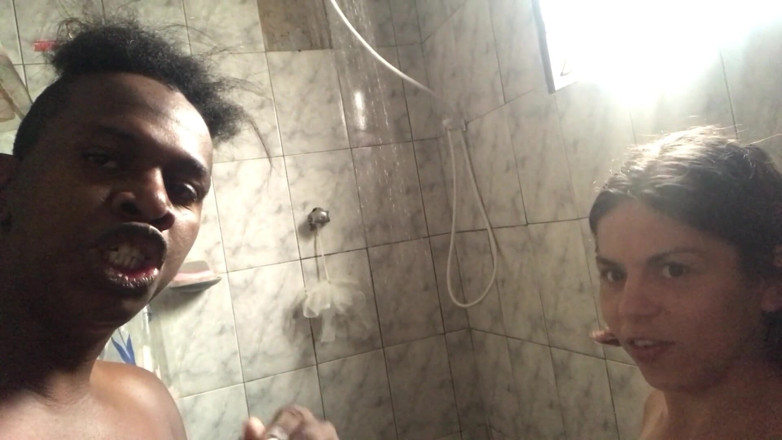 Sharinga: Diventare cattivo in bagno