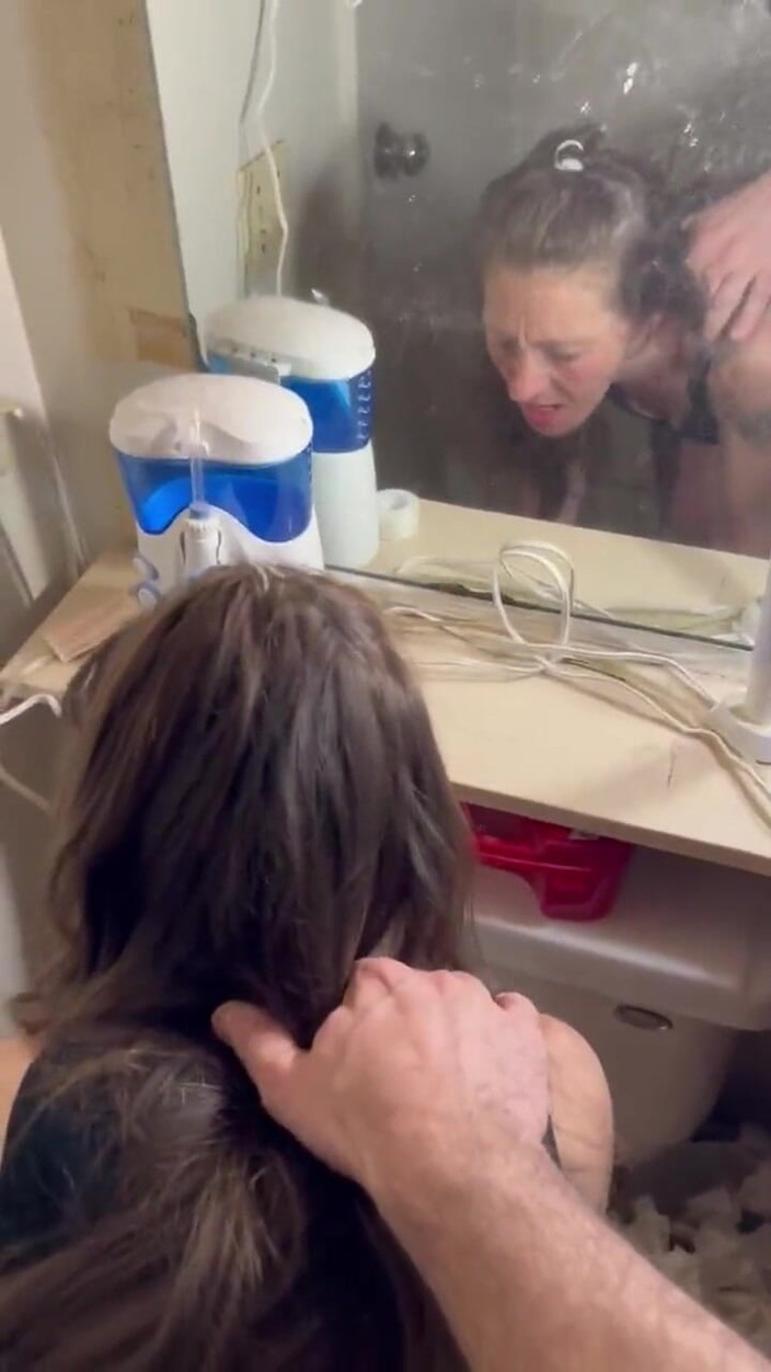 J13D75: Un skank de rue me suce et me baise dans...
