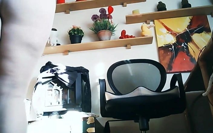 Nicoletta Embassi: İtalyan üvey anne külotlu çorapını vajinal sularla dolduruyor