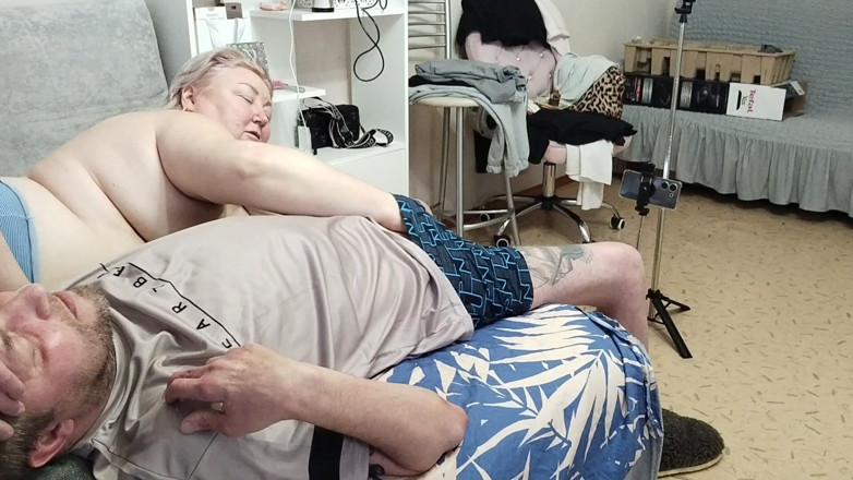 Zona901: Die schwiegermutter lutscht und schluckt das ganze sperma