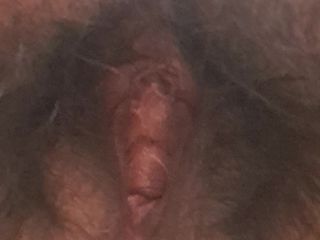 Mommy big hairy pussy: Pohled na dolní část anální kolíku