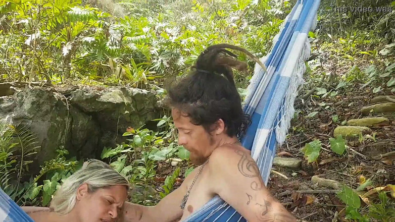 Paty Bumbum: 仙女在卖家的鸡巴上射精，Rippi