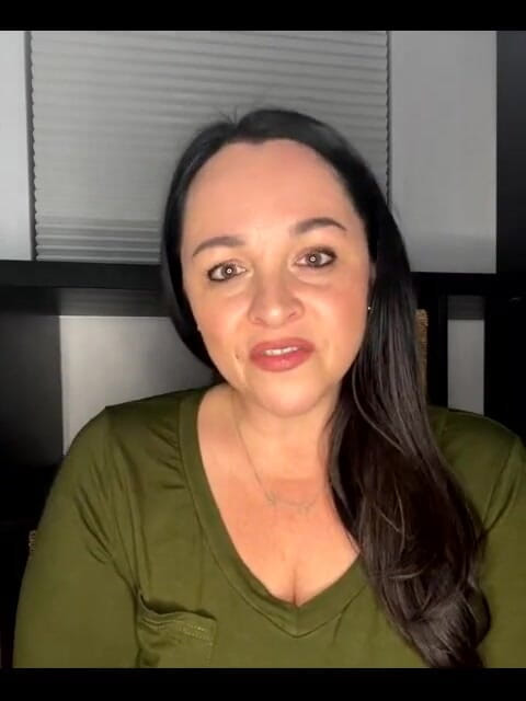 Amanda Thickk: सेक्सी काले बाल वाली