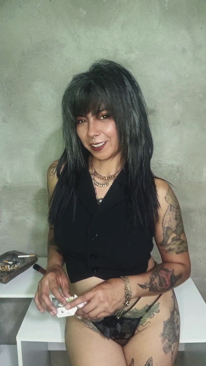 Casia Castro: 雪茄、托普尔与寂静