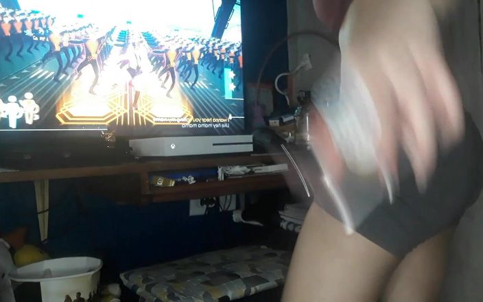 Little Ant2: 딱딱한 춤을 추는 완벽한 얼간이 소녀