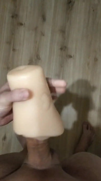 Melancap yang mengagumkan ini membuatkan saya pancut