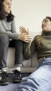 Jugamos a las cosquillas y luego tenemos la lucha de pies