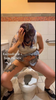 Sage a já jsme šli na výlet a zkompilovali jsme naše nejlepší travel čůrání