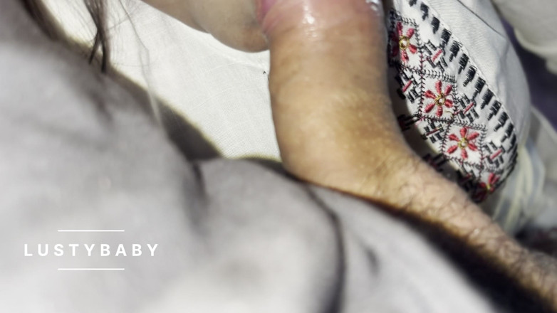 Lustybaby605: Prezerwatywy Spike są noszone przez pisklęta i dziewczyny